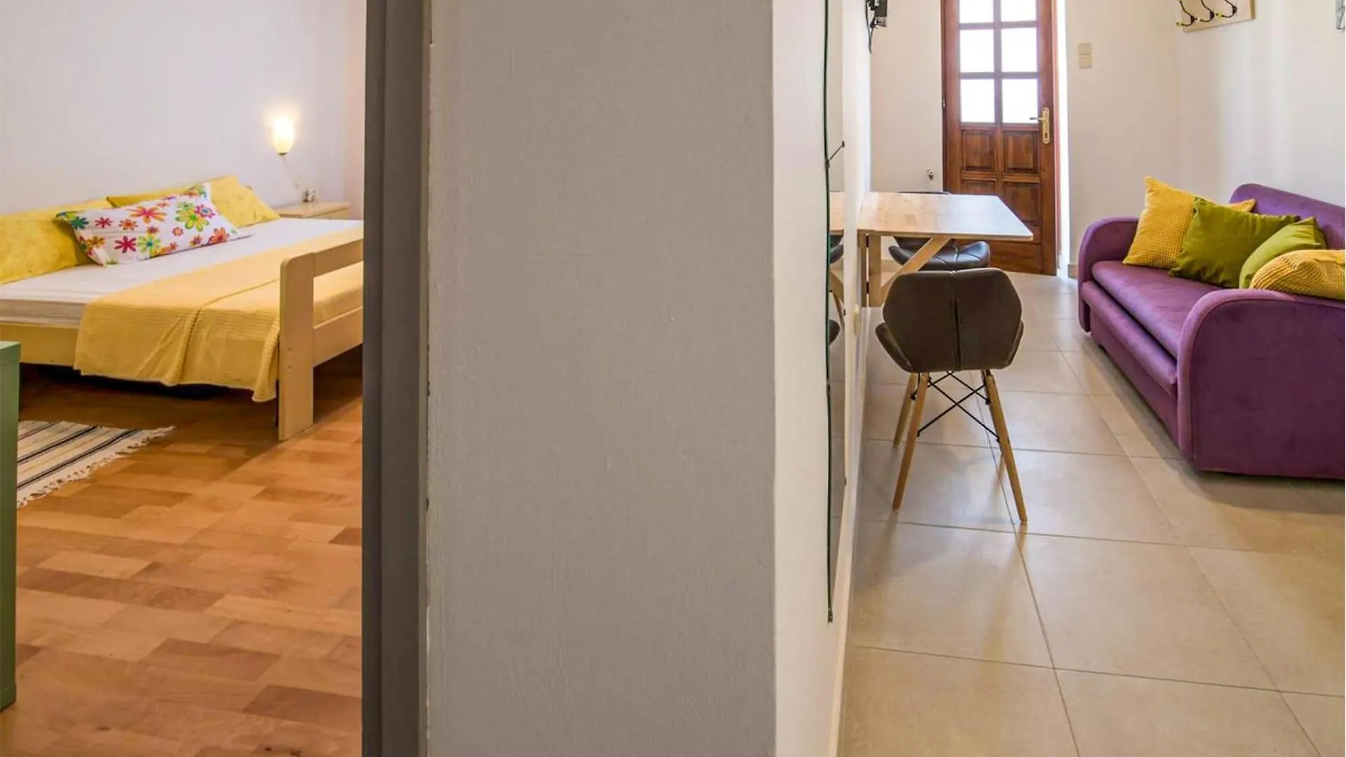 1 Bedroom Cozy Apartment In Vrbnik