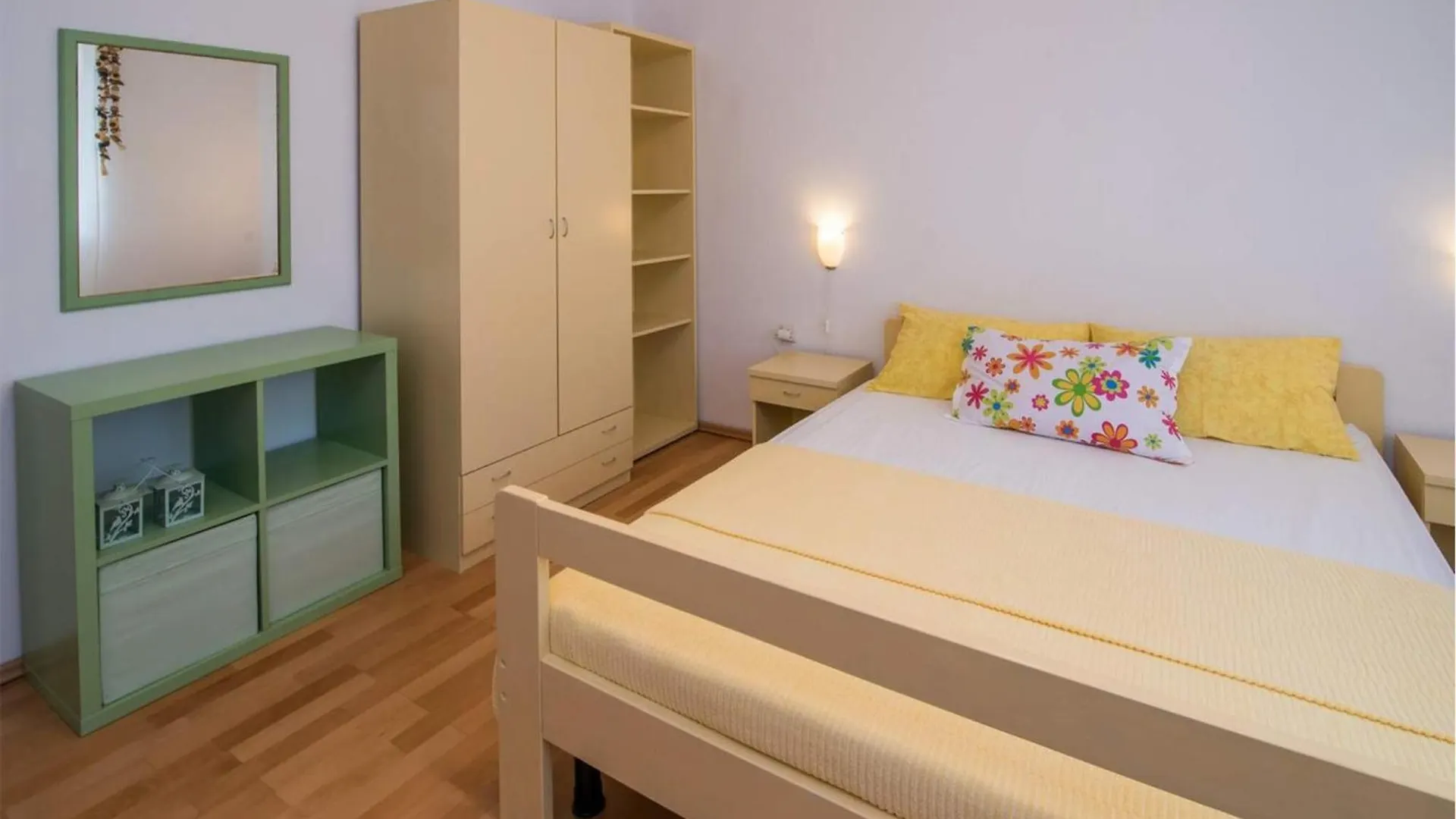 1 Bedroom Cozy Apartment In Vrbnik