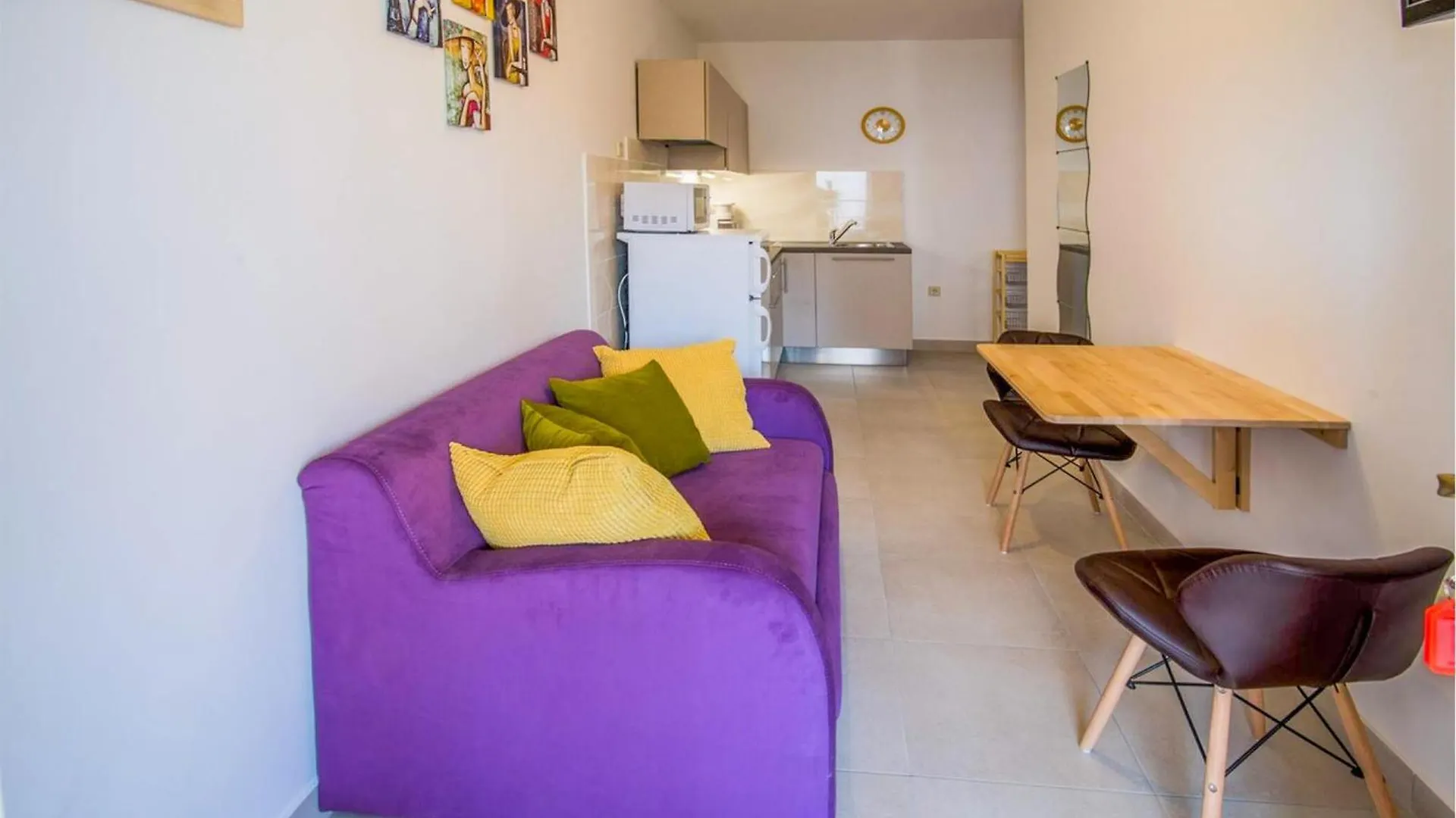 1 Bedroom Cozy Apartment In Vrbnik