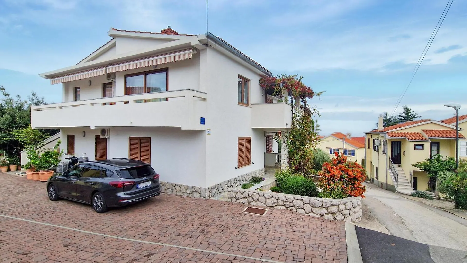 1 Bedroom Cozy Apartment In Vrbnik