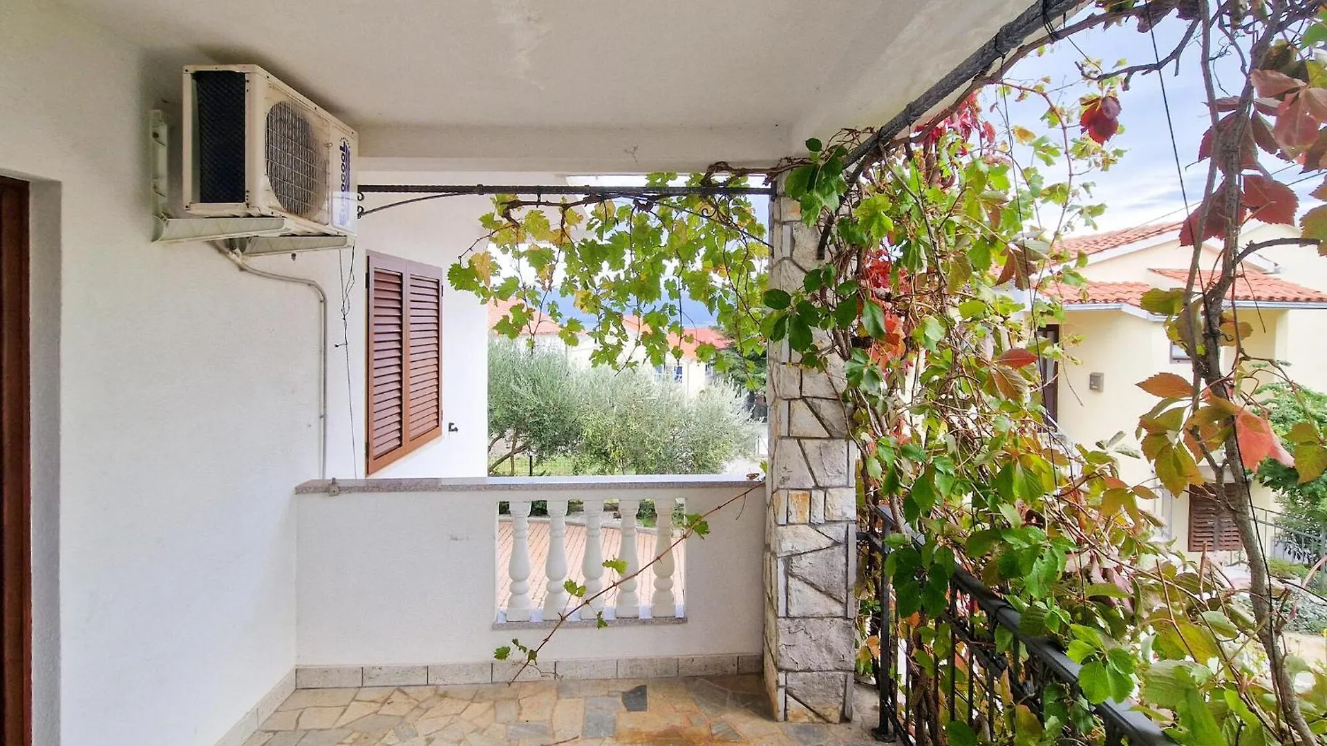 1 Bedroom Cozy Apartment In Vrbnik