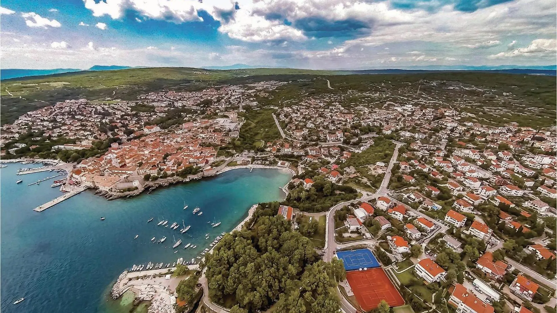 1 Bedroom Cozy Apartment In Vrbnik